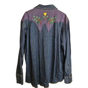 Wrangler Western Embroidered Button Front Top Rodeo Western Stagecoach